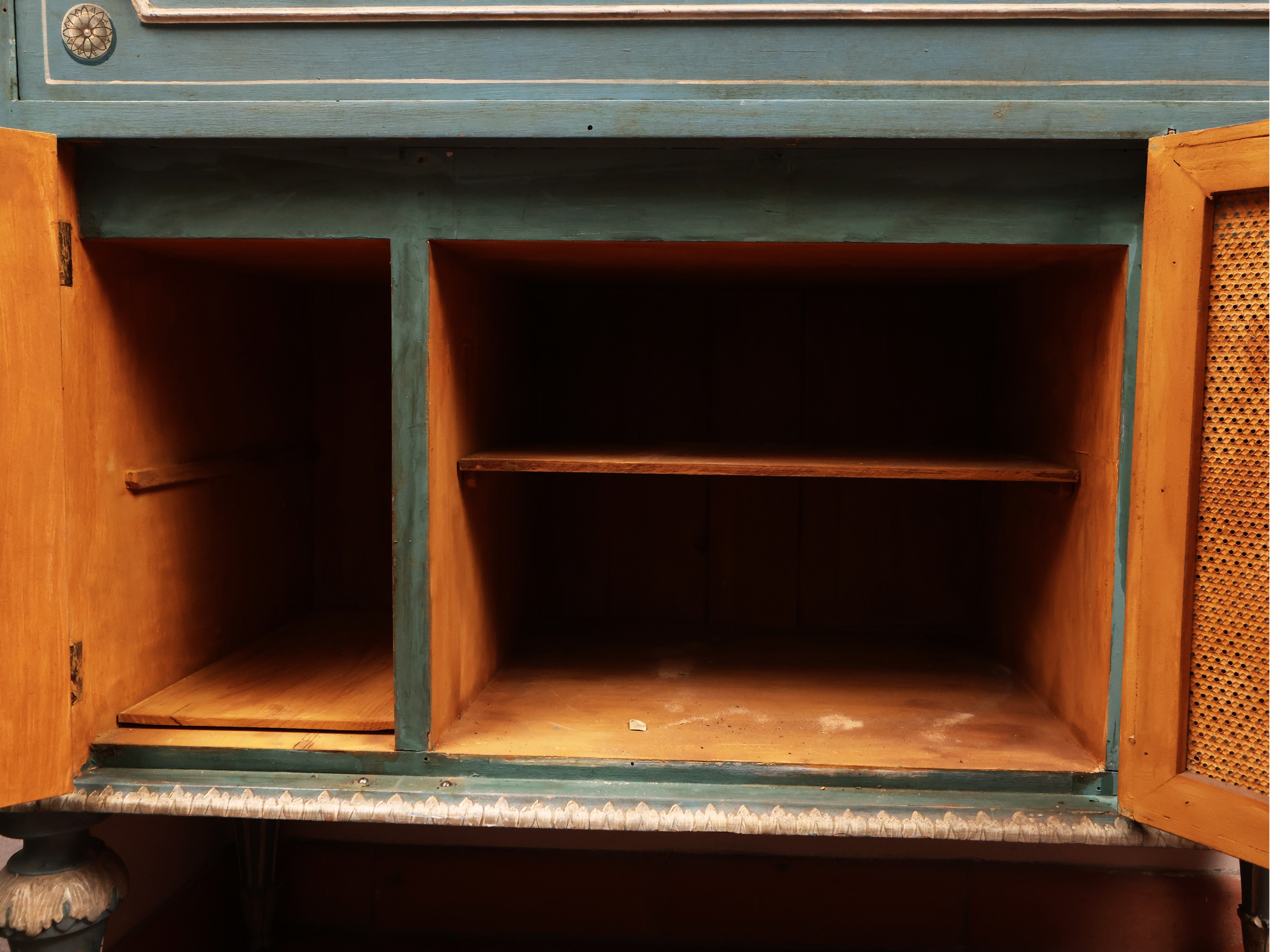 Credenza in Legno Laccato Azzurro