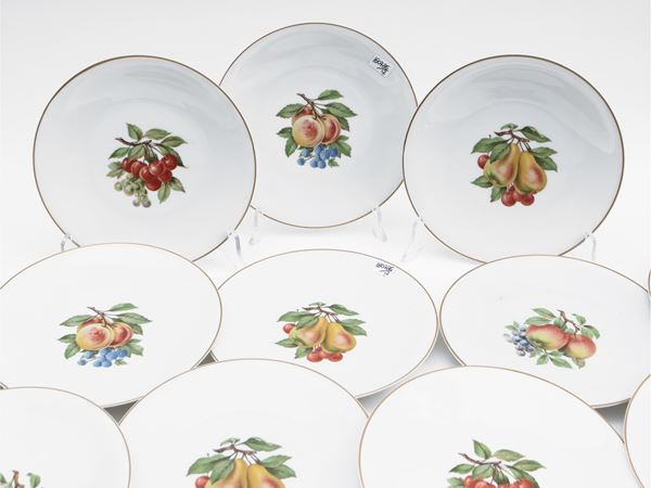 Serie di dodici piattini da frutta in porcellana, Porcelain de Paris