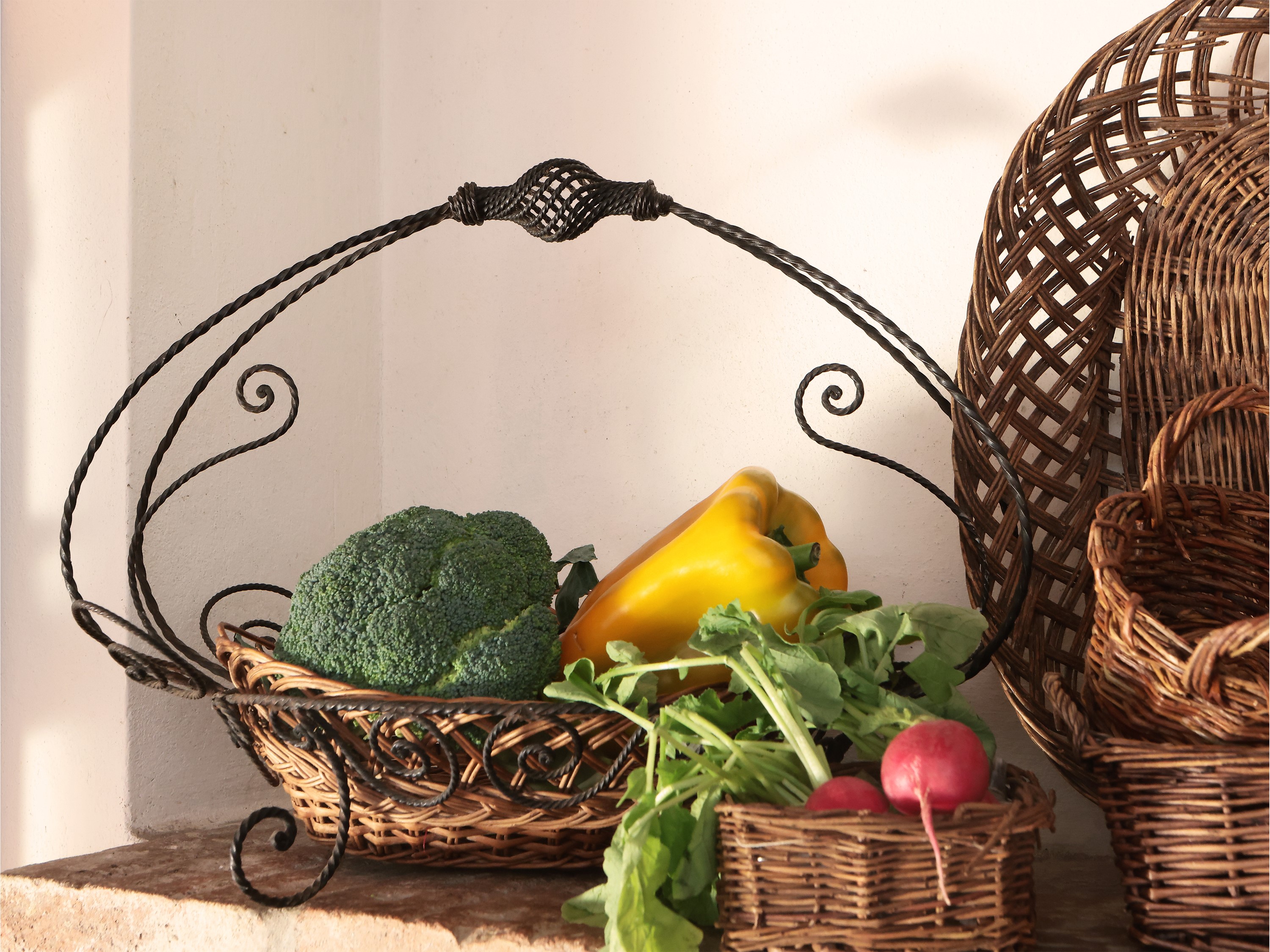 Assortimento di Cestini D'epoca in Vimini