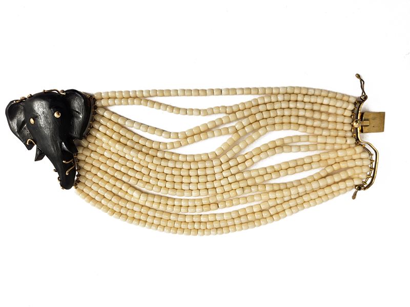 Bracciale Multifilo in Corallo Bianco