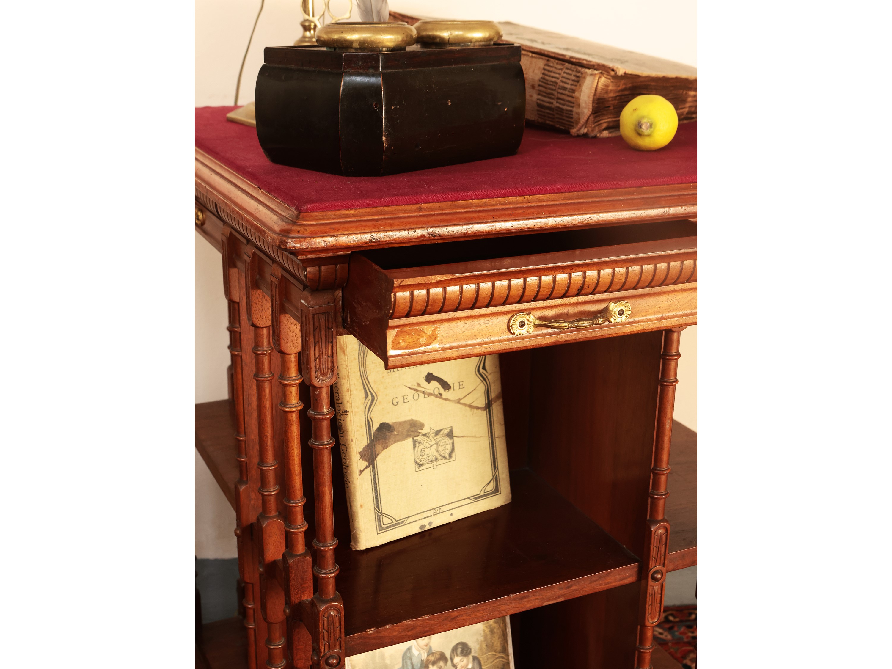 Libreria Girevole in Rovere