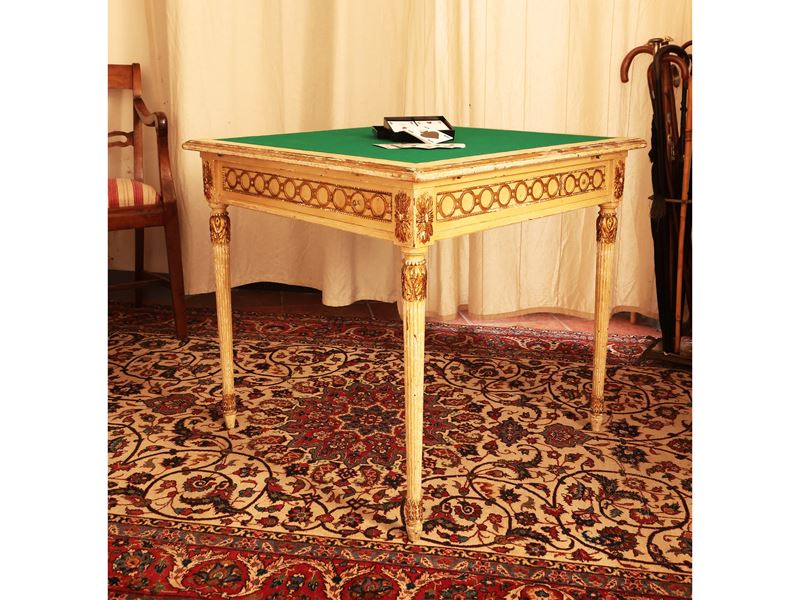 Tavolino da Gioco in Legno Laccato Bianco e Dorato