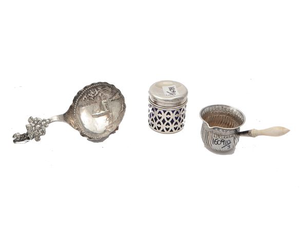 Three vintage silver accessories