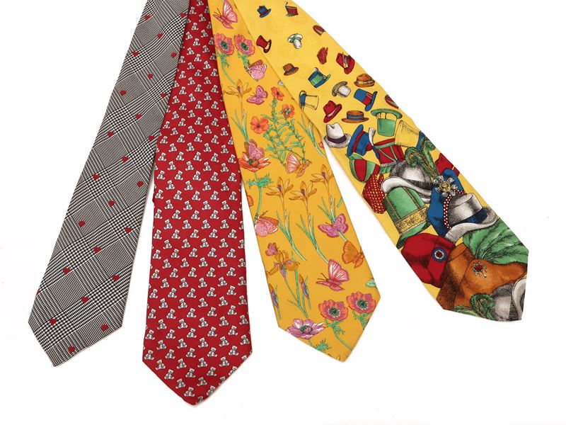 Quattro Cravatte in Seta, Kenzo, Moschino, Valentino e Fornasetti
