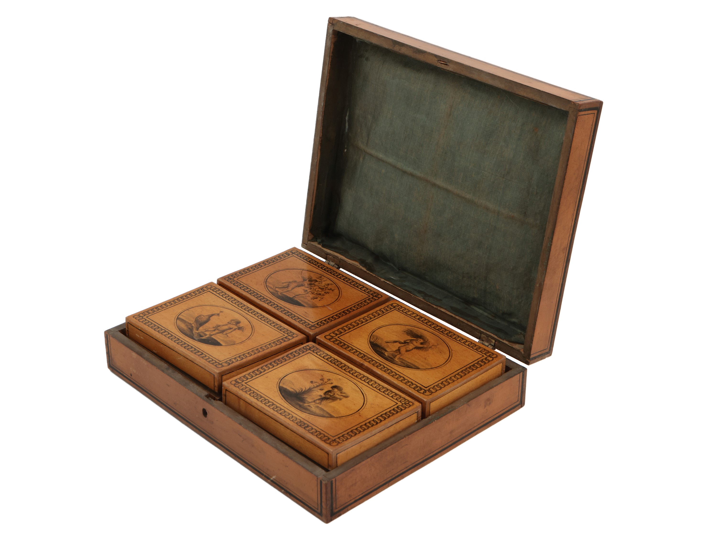 Scatola per Carte da Gioco in Cilegio Finemente Dipinto in Monocromia
