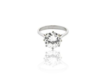 Anello Solitario in Oro Bianco con Diamante