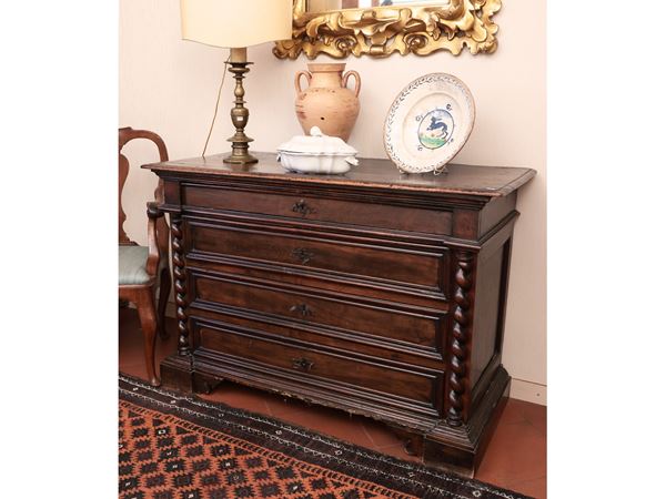 Walnut chest of drawers