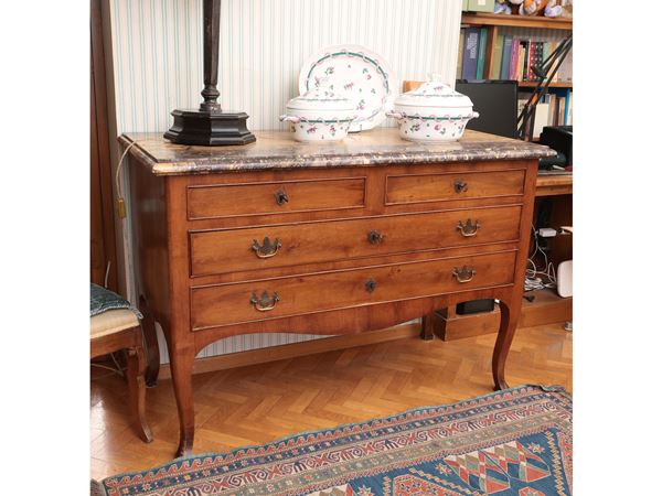 Chest of drawers veneered in cherry