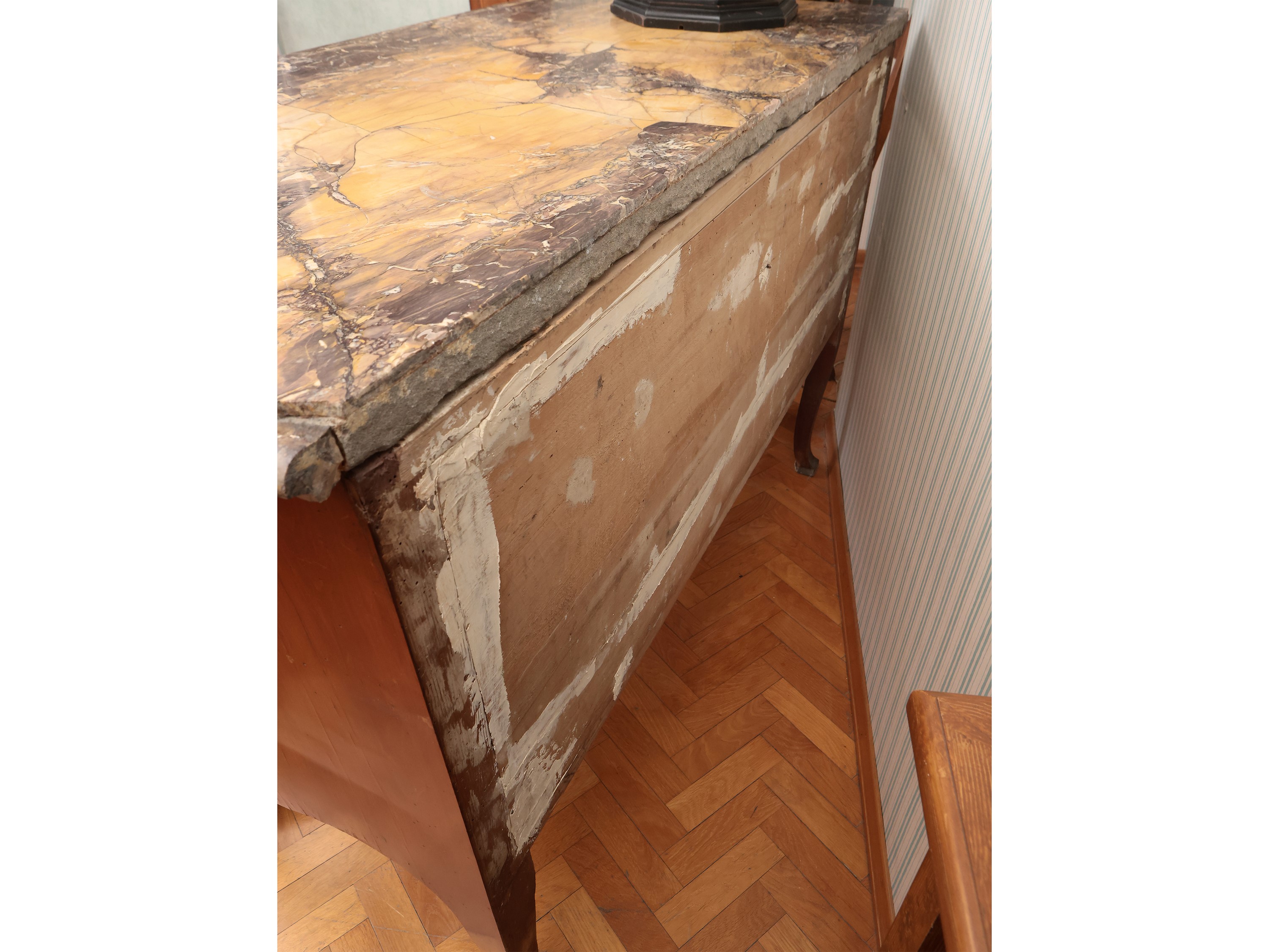 Cassettone Impiallacciato in Ciliegio