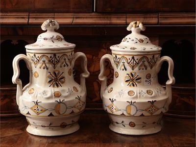 Coppia di Ciarle in Maiolica