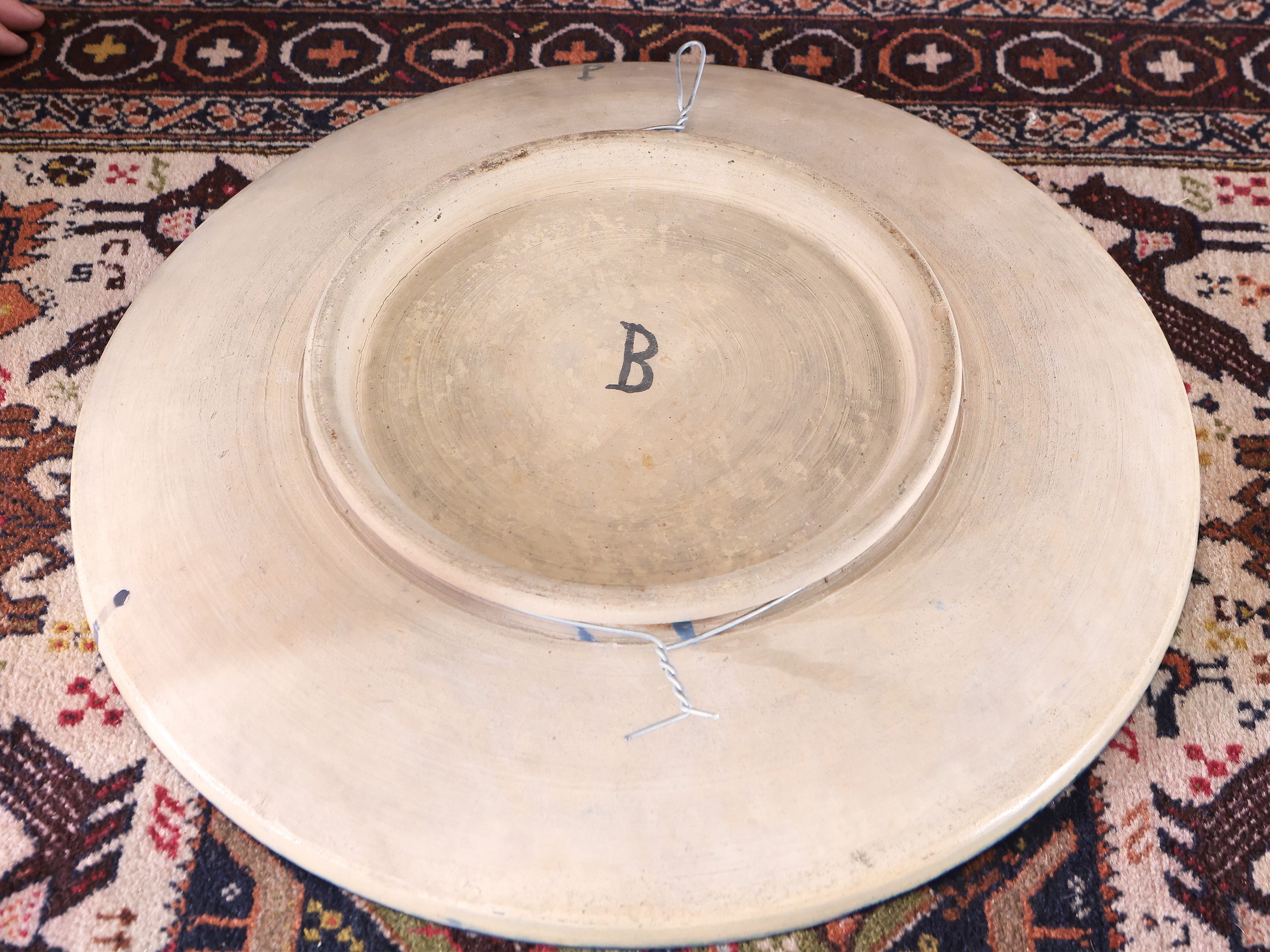 Grande piatto da parata in terracotta invetriata, Cantagalli