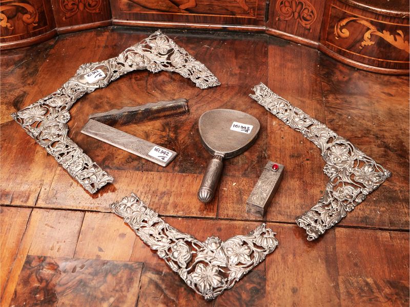 Set di Accessori da Toilette in Argento