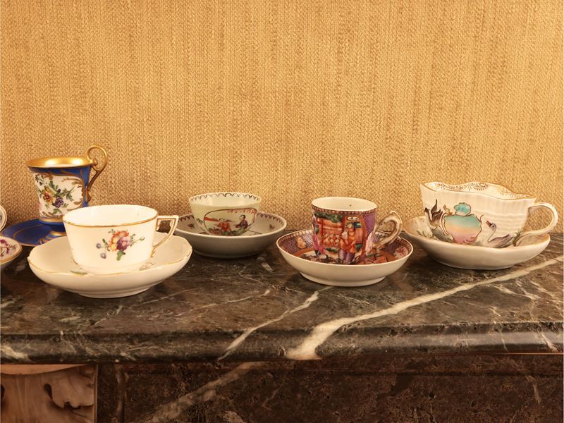 Collezione di Tazzine D'epoca in Porcellana
