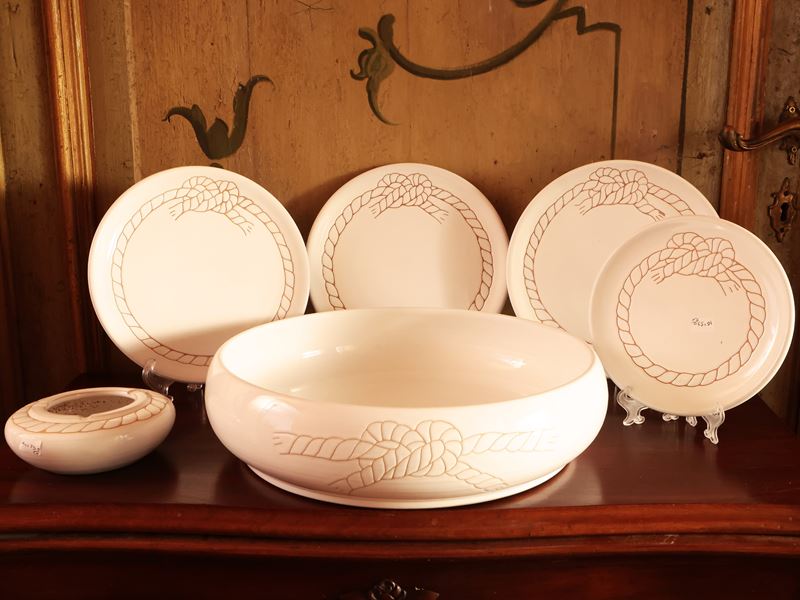 Servito di Piatti in Ceramica Smaltata, Cerasarda
