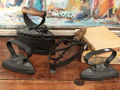 Tre Antichi Ferri da Stiro da Collezione