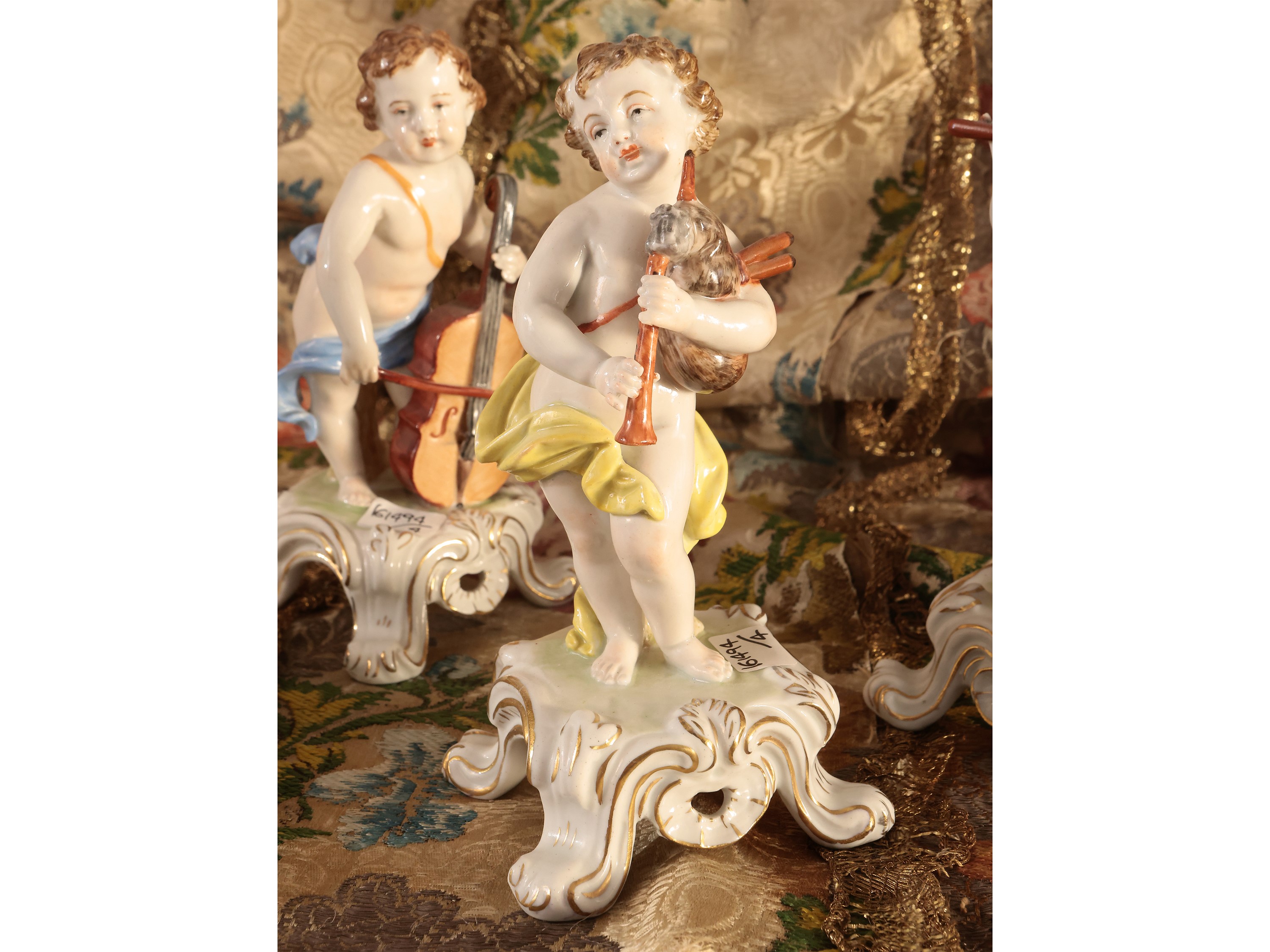 Quattro Figure in Porcellana Policroma