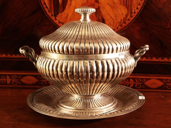 Tureen with silver tray