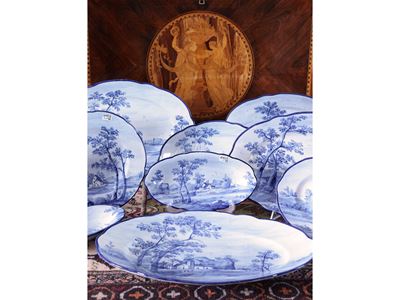 Servizio di Piatti in Ceramica, Castelli