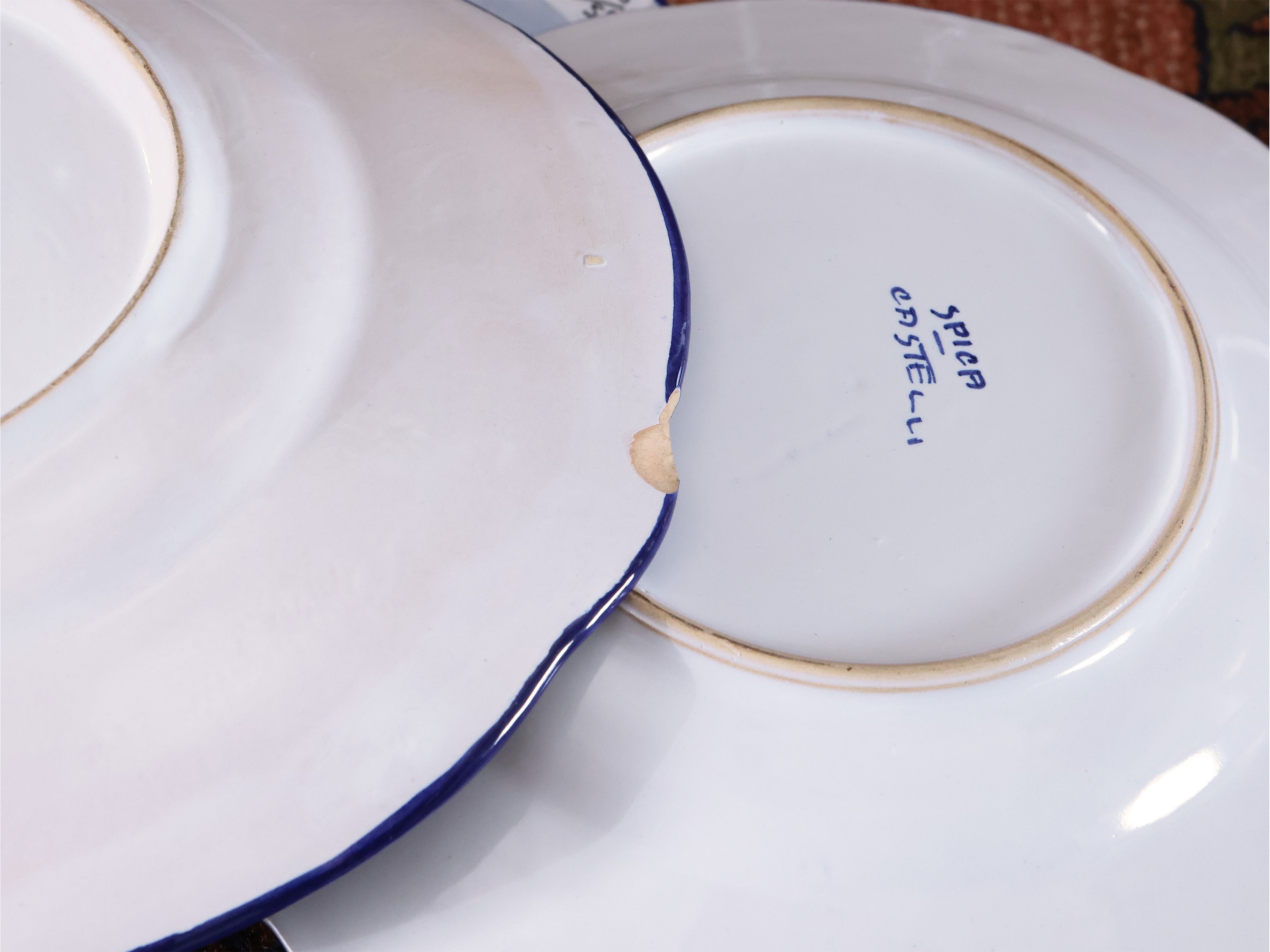 Servizio di Piatti in Ceramica, Castelli