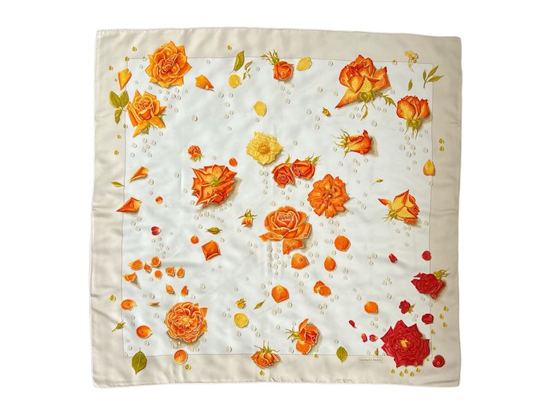 Hermès, Foulard in Seta "la Roseèe" di Anne Gavarni