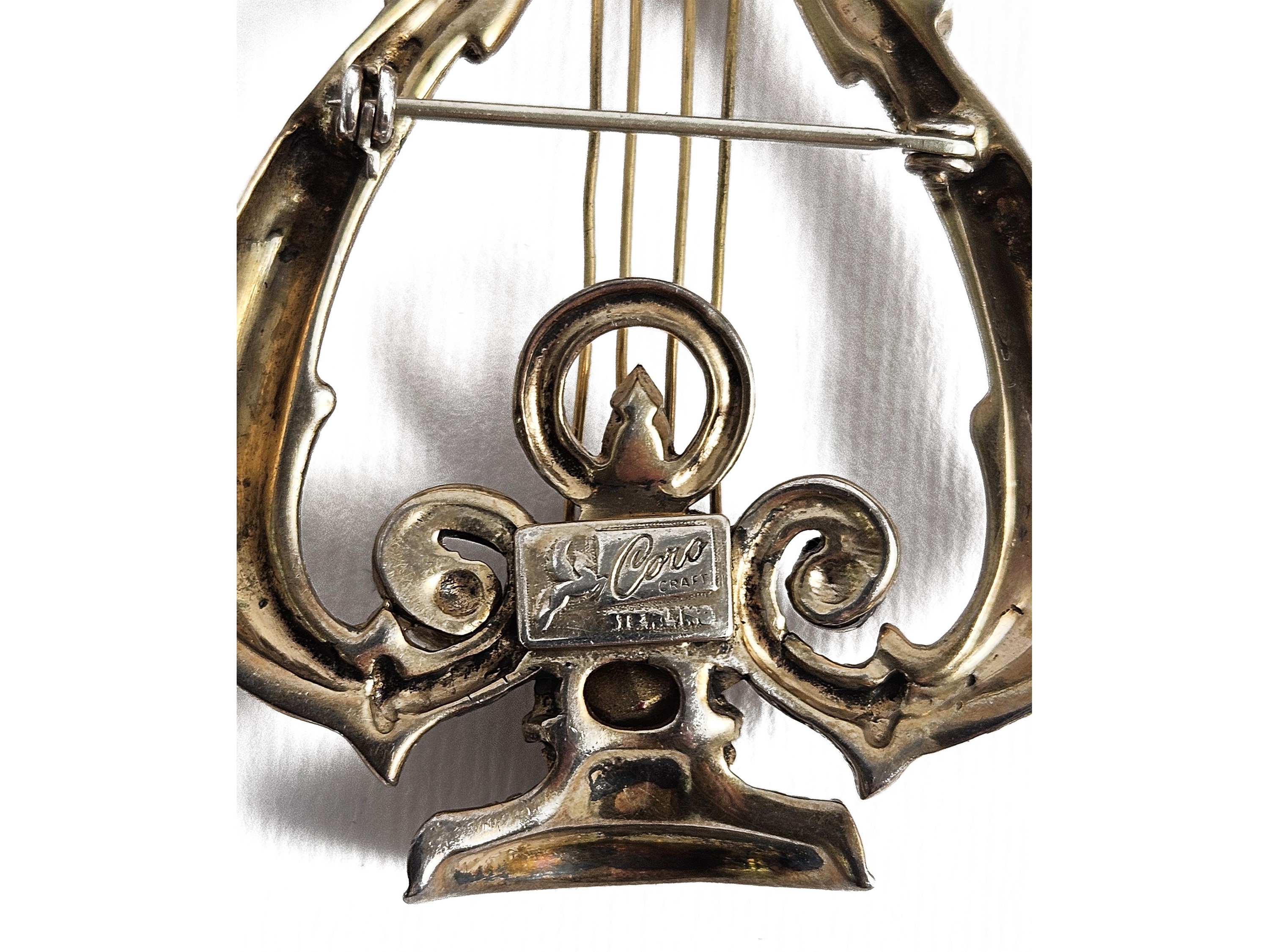 Coro Craft Sterling, Spilla Lira By Adolph Katz