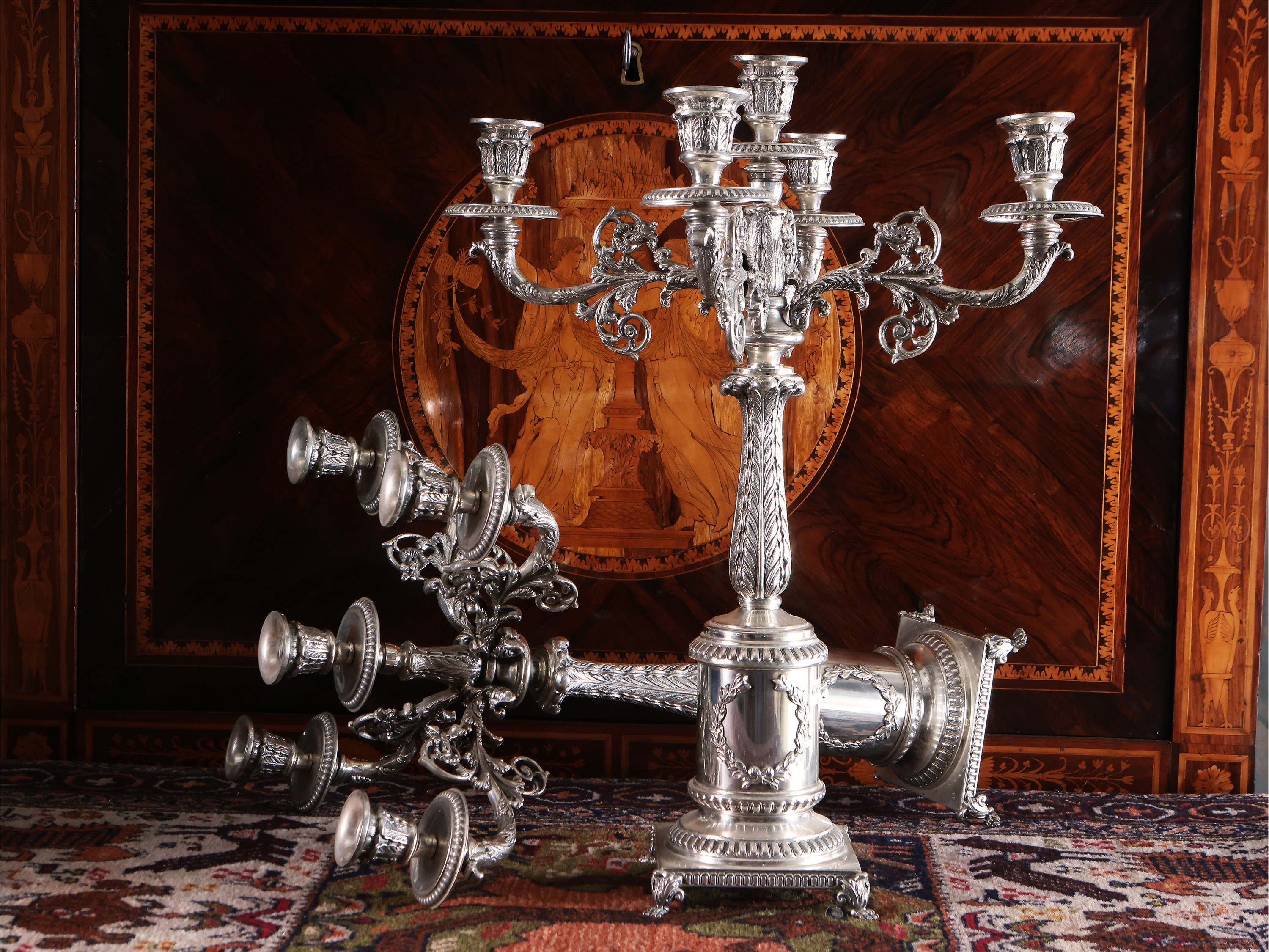 Coppia di Grandi Candelabri in Argento