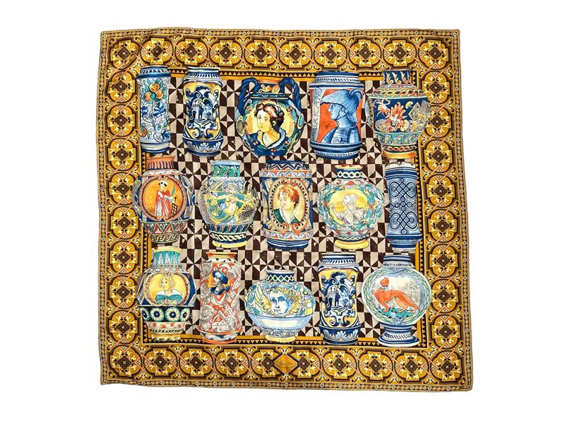 Gucci, Due Foulard in Seta