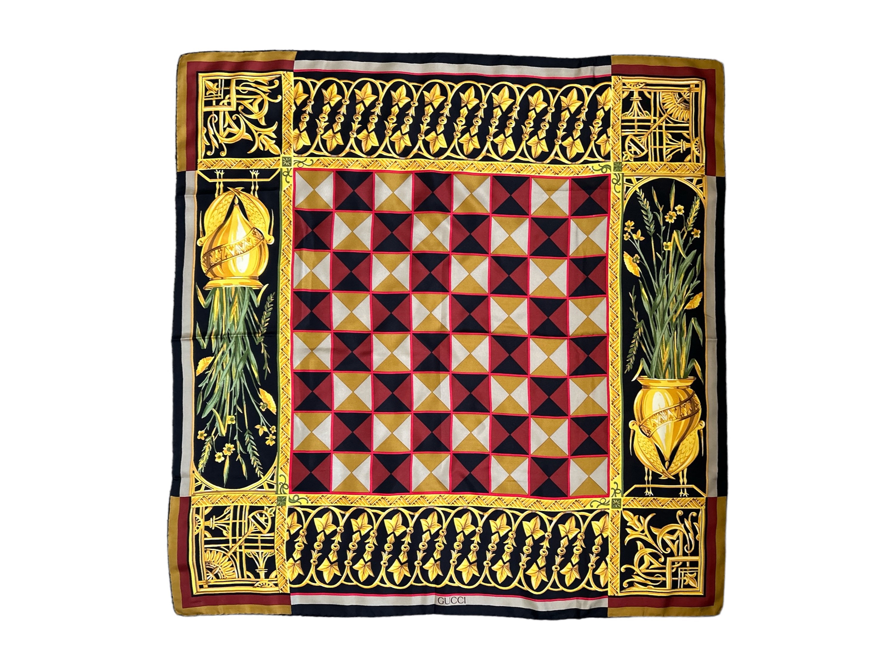 Gucci, Due Foulard in Seta