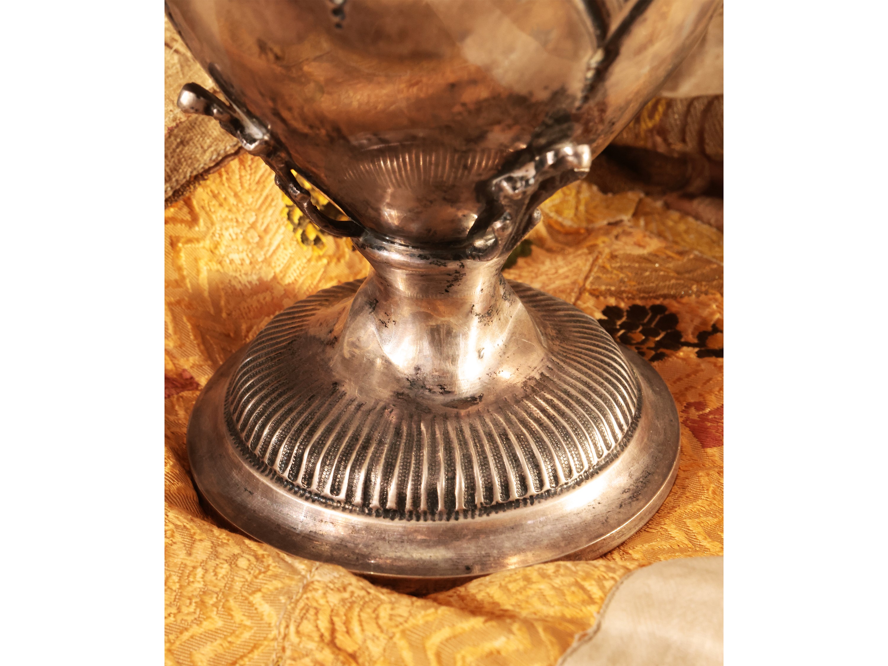 Vaso Ad Anfora in Argento
