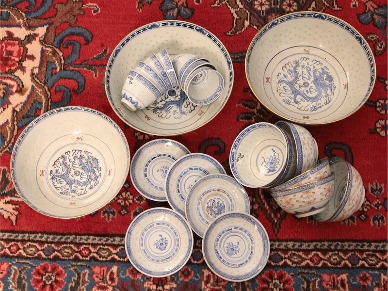 Assortimento di Accessori in Porcellana Chicco di Riso