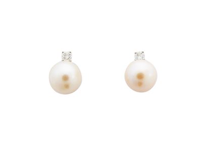 Orecchini in Oro Bianco con Diamanti e Perle Coltivate