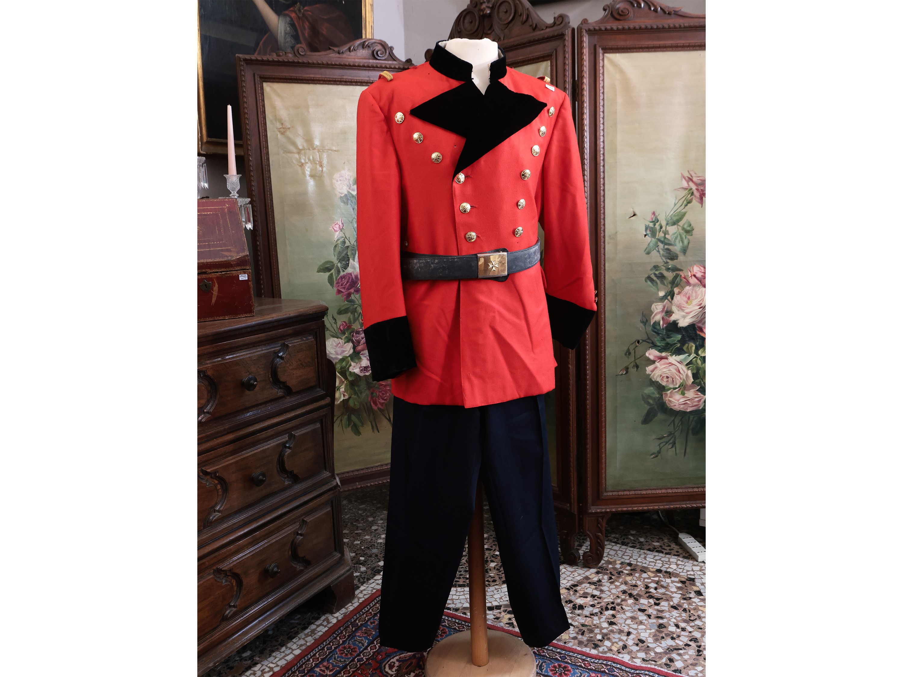 Uniforme Cavaliere del Sovrano Militare Ordine di Malta