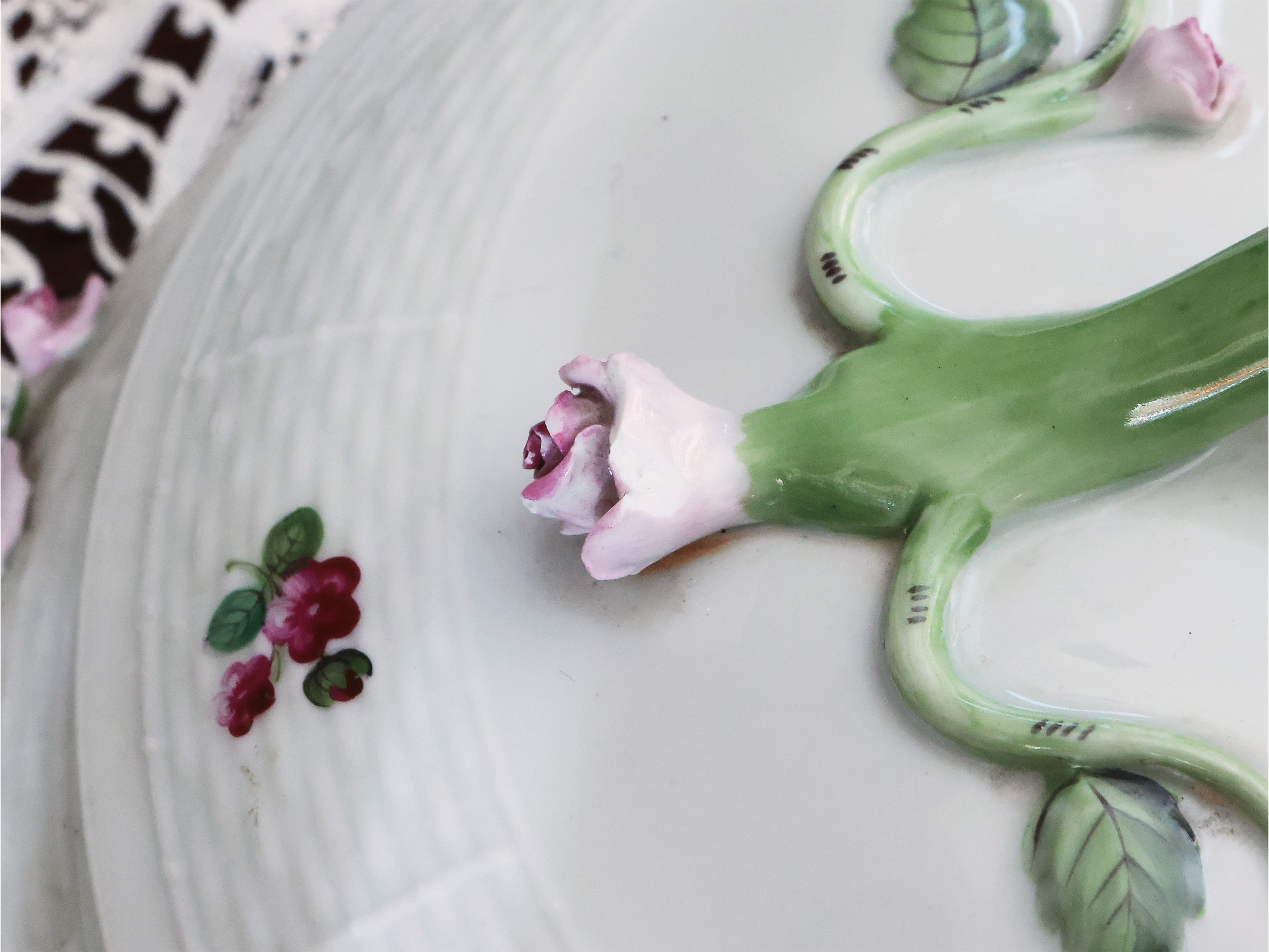 Servizio di Piatti in Porcellana, Decoro Bouquet De Rose Gould, Herend