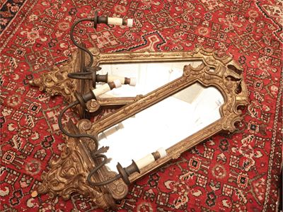 Coppia di Ventole in Legno Intagliato e Dorato a Mecca