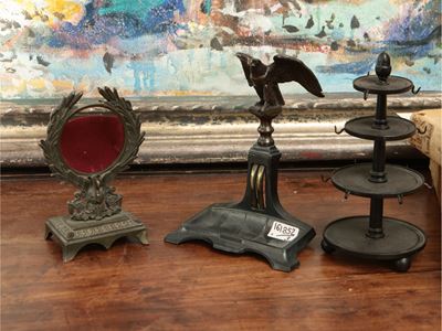 Piccola Collezione di Portaorologi da Tavolo in Metallo