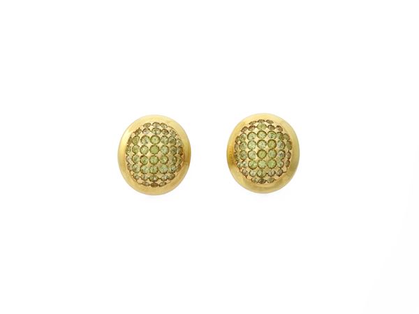 Cusi, orecchini in oro giallo con olivine