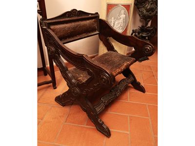 Poltroncina Bassa a Faldistorio in Noce