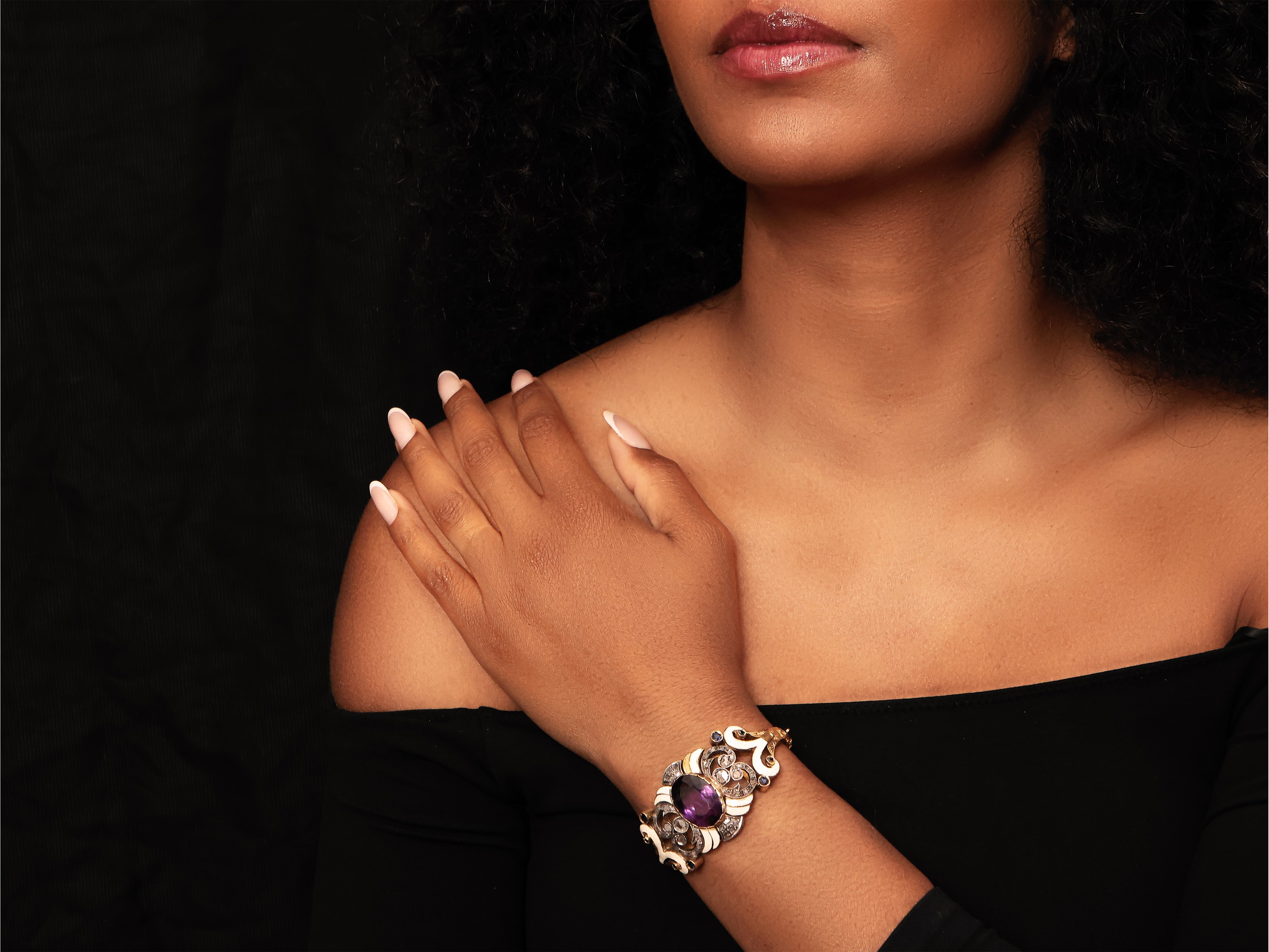 Bracciale Rigido in Oro Giallo e Argento con Diamanti, Diamanti, Zaffiri ed Ametista