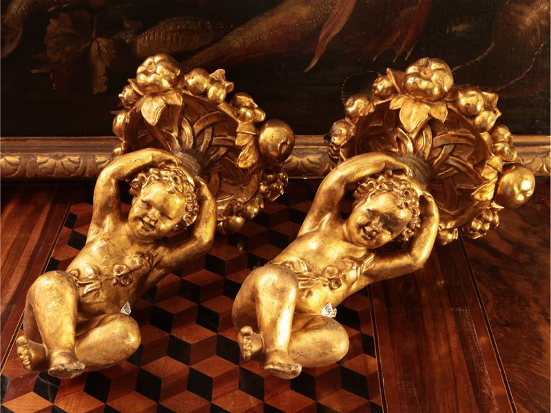Coppia di Mensole in Cartapesta Dorata