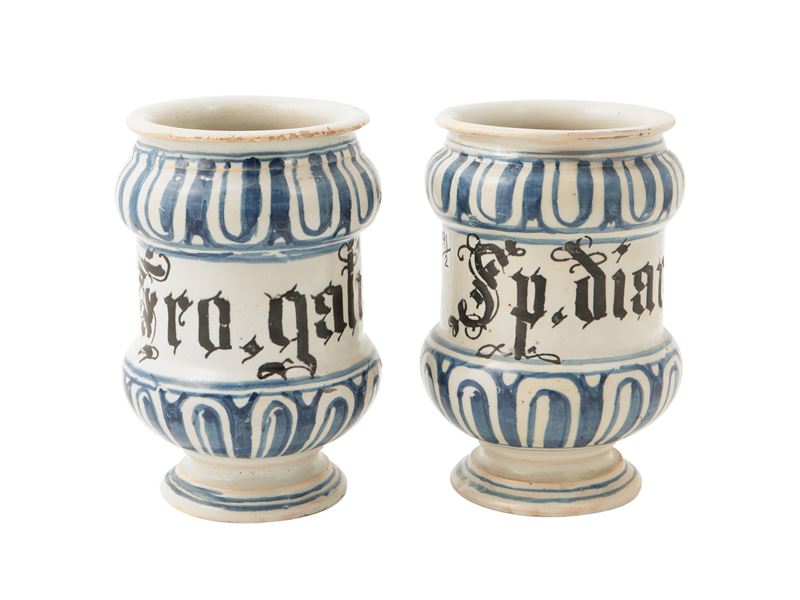 Coppia di Albarelli in Maiolica