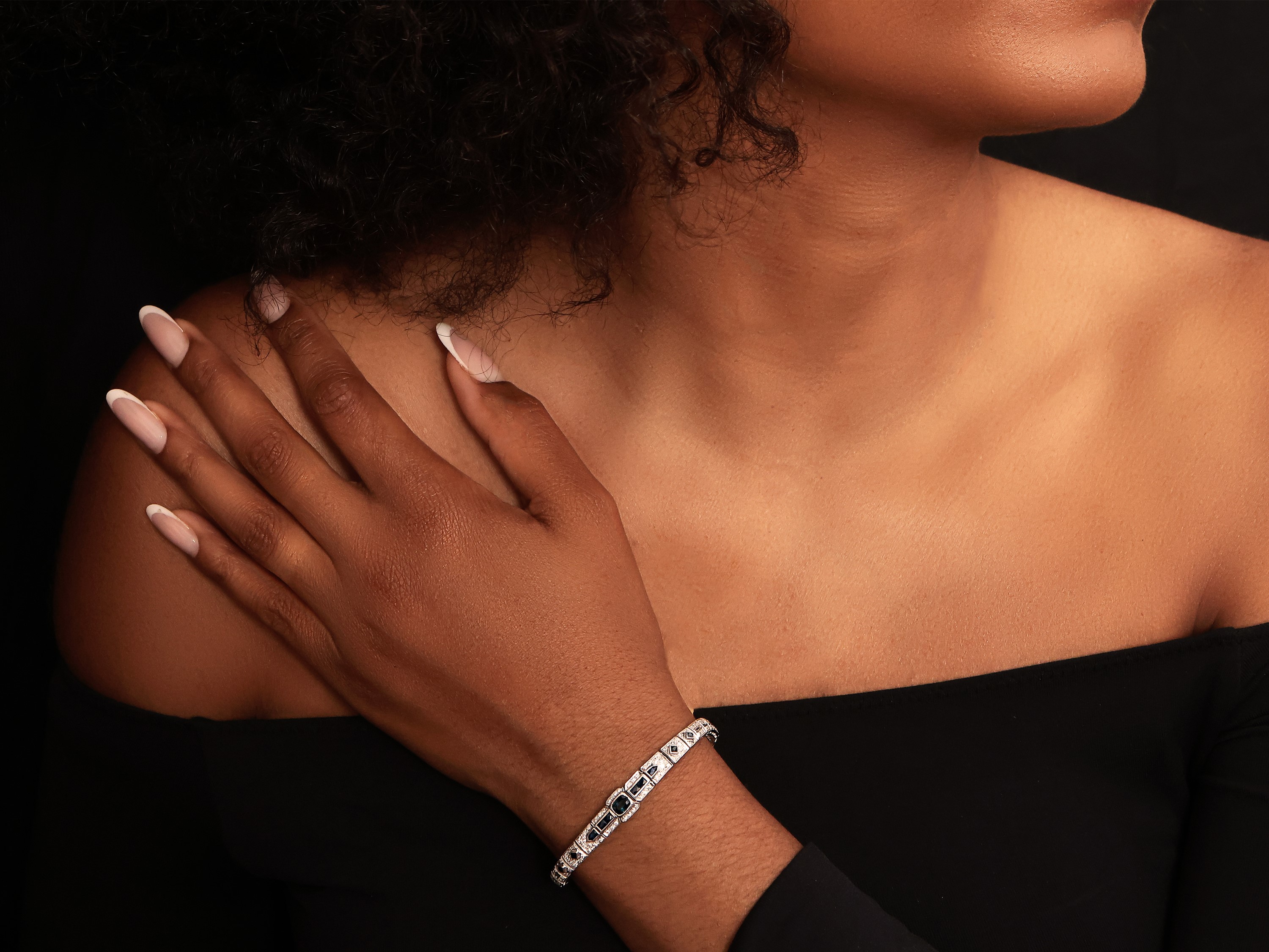 Bracciale in Oro Bianco con Diamanti e Zaffiri