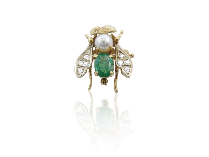 Spilla Animalier in Oro Giallo e Argento con Diamanti, Smeraldo e Perla