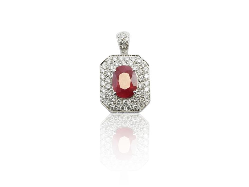 Pendente in Oro Bianco con Diamanti e Rubino