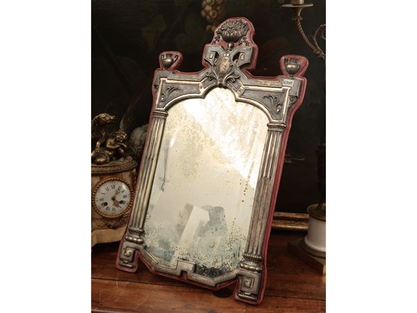 Specchiera da tavolo con cornice rivestita in argento