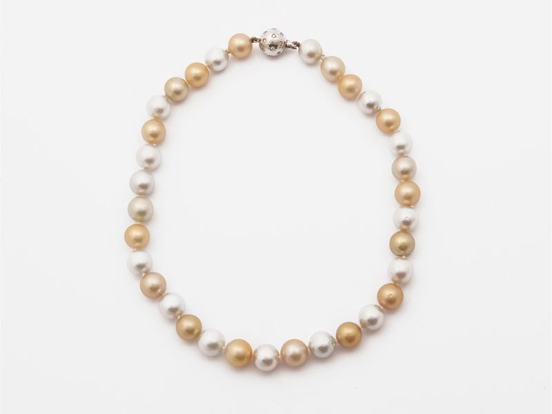 Torrini, Collana di Perle South Sea Bianche e Gold con Fermezza in Oro Bianco e Diamanti
