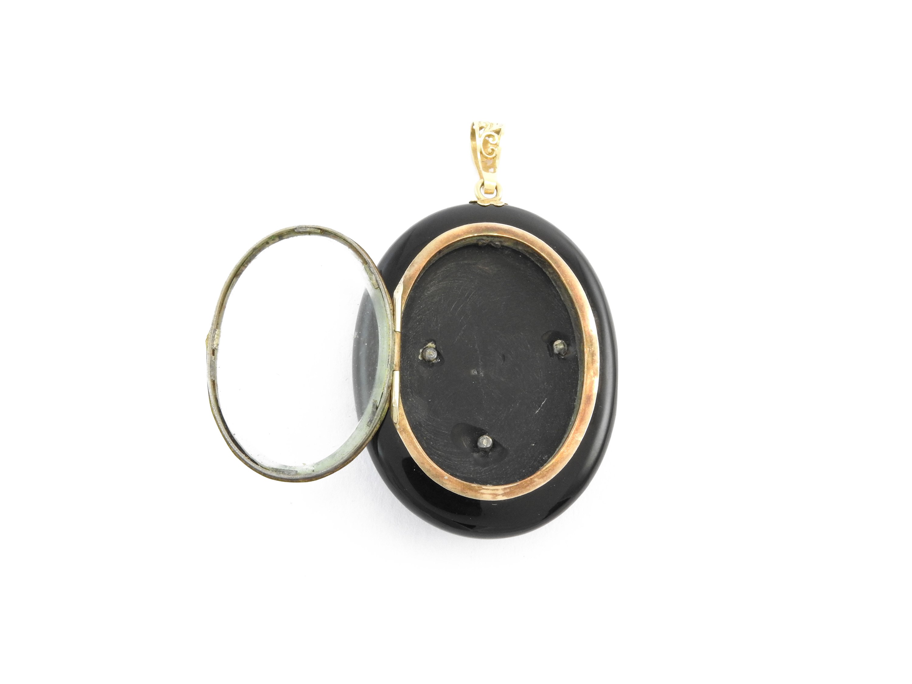Pendente Portaritratto in Oro a Vario Titolo, Argento ed Onice con Microperle