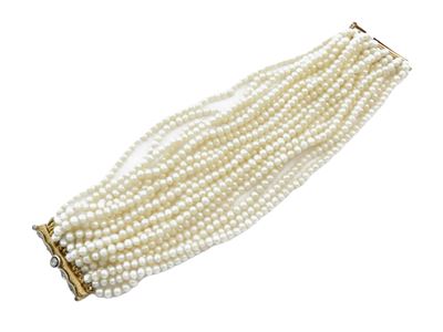 Bracciale Multifilo di Perle Coltivate con Fermezza in Oro Giallo e Platino con Diamanti