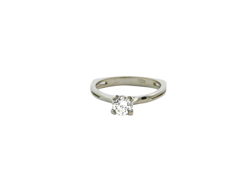 Anello Solitario in Oro Bianco con Diamante