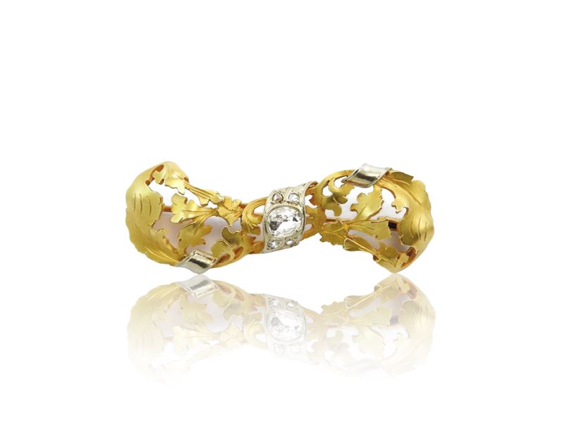 Spilla in Oro Giallo e Bianco con Diamanti