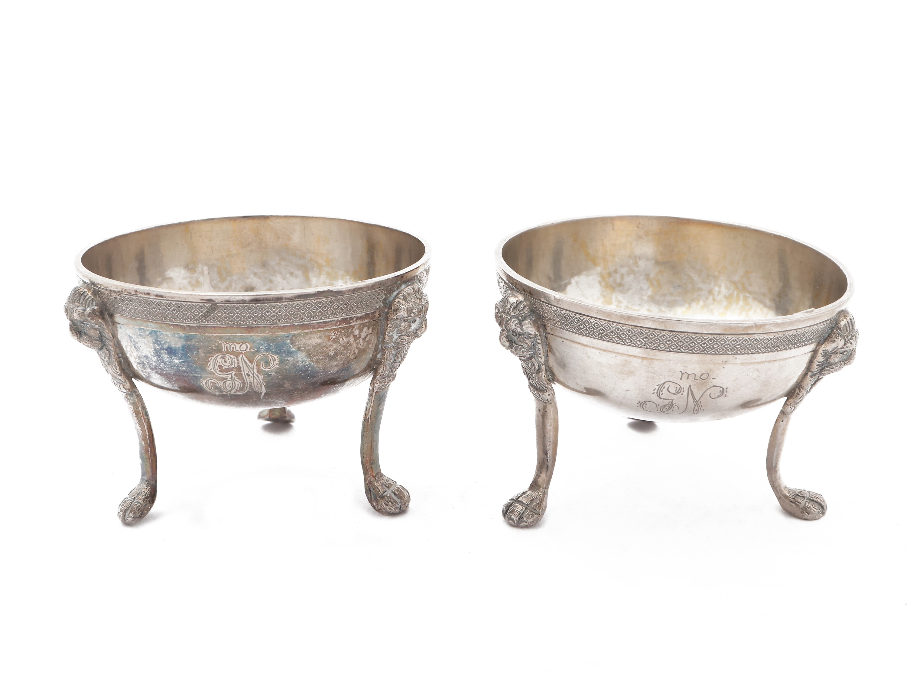 Coppia di saliere in argento, maestro argentiere GA